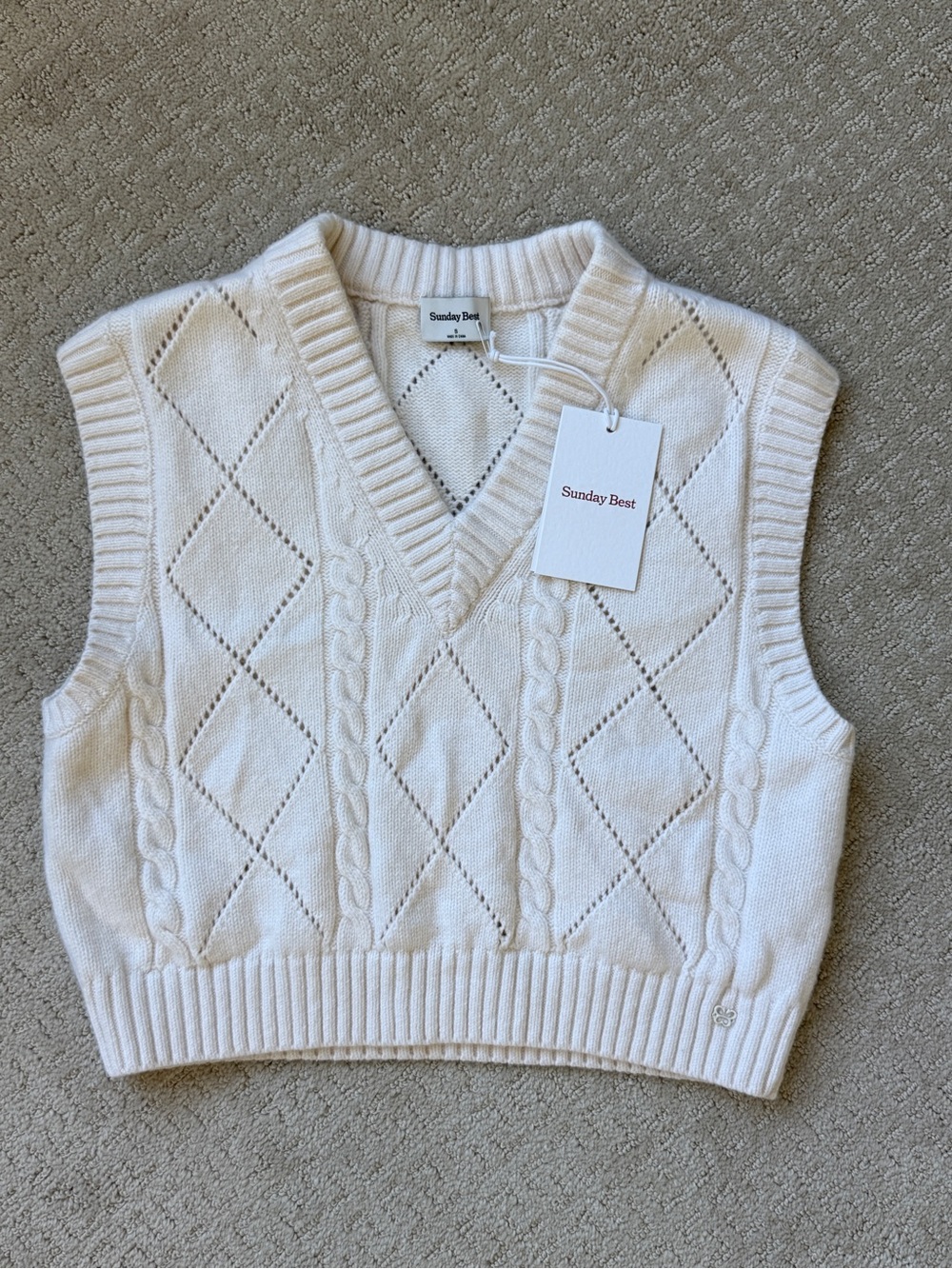 Aritzia Sunday Best Cable-Knit V-Neck Cropped Sweater Vest